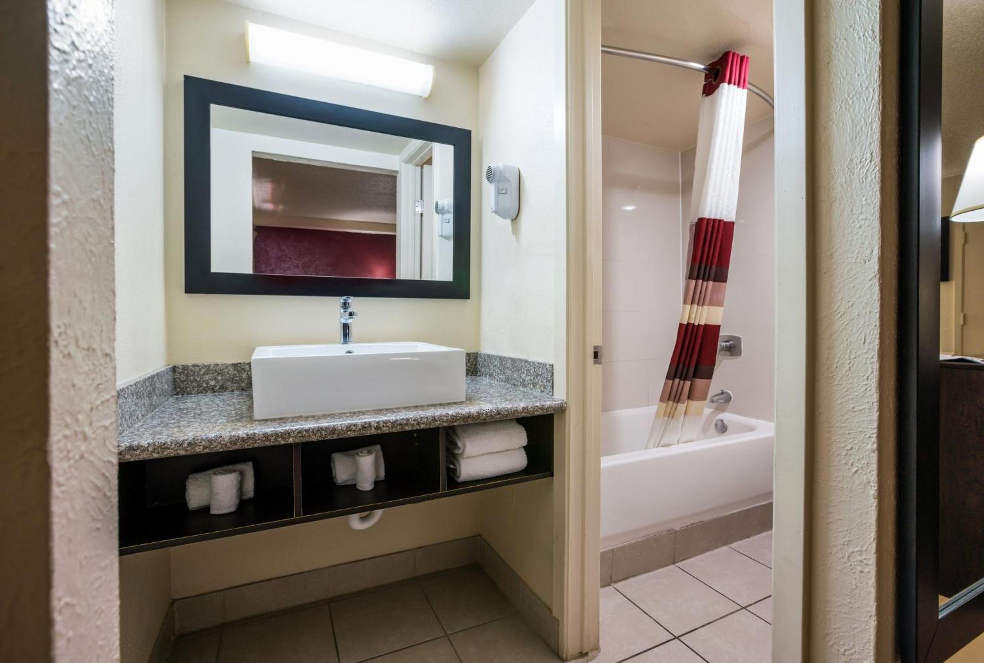Red Roof Inn North Dallas - Park Central Extérieur photo