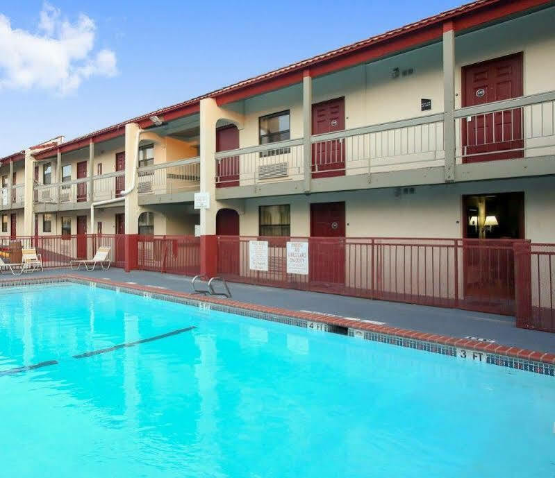 Red Roof Inn North Dallas - Park Central Extérieur photo