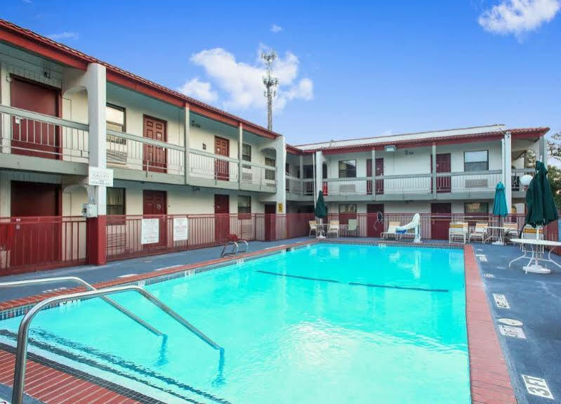 Red Roof Inn North Dallas - Park Central Extérieur photo