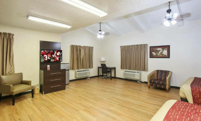 Red Roof Inn North Dallas - Park Central Extérieur photo